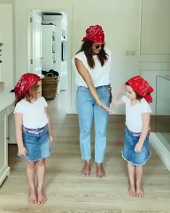 نجمات السوشيال ميديا يُجمِعنَ على القميص الأبيض الناعم خياراً مثالياً للصيف