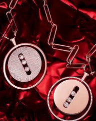 حلم فاليري مسيكا بقناع وجه أنيق يتحقق