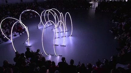 التمرّد على عروض الأزياء الكلاسيكية بدأ قبل كورونا ومستقبلها سيكون أكثر إبداعاً وترفيهاً