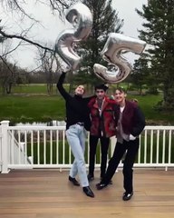 جيجي حديد تحتفل بعيد ميلادها في العزل والكعكة مُفاجأة غير متوقّعة