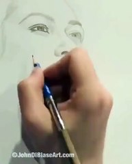 نجمة جيمس بوند تُصاب بالكورونا بعد ظهورعرضين فقط