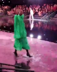 عالم الرياضة والتغيّر المناخي الحاضران الأقوى في عرض بالنسياغا الجديد