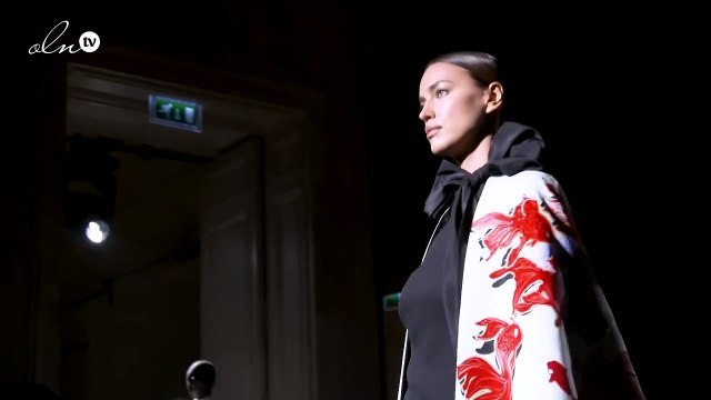 فيديو لعرض مجموعة فالنتينو هوت كوتور ربيع وصيف 2020