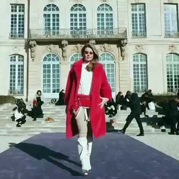 العيون تستأثر بحصة الأسد من صيحات المكياج في أسبوع الهوت كوتور