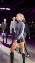 نوستالجيا رقمية وأناقة مستقبلية: Coperni تستوحي تصاميمها من ثقافة الألعاب