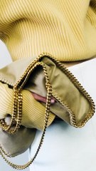 خمس طرق لتتألقي بتصاميم الصوف في شتاء 2024