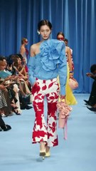 موضة 2024: من البالرينا إلى جينز الخصر المنخفض وأزياء البولكا دوت والتقليمات