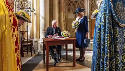 البورتريه الدموي ... أول لوحات الملك تشارلز الرسمية تثير الجدل