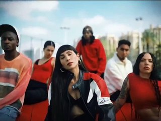 دانا حوراني تتحدى التقاليد في أغنية "أنا"