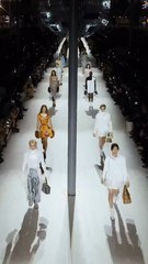 نيكولا غيسكيير يحتفل برحلته مع Louis Vuitton في مجموعة خريف وشتاء 2024