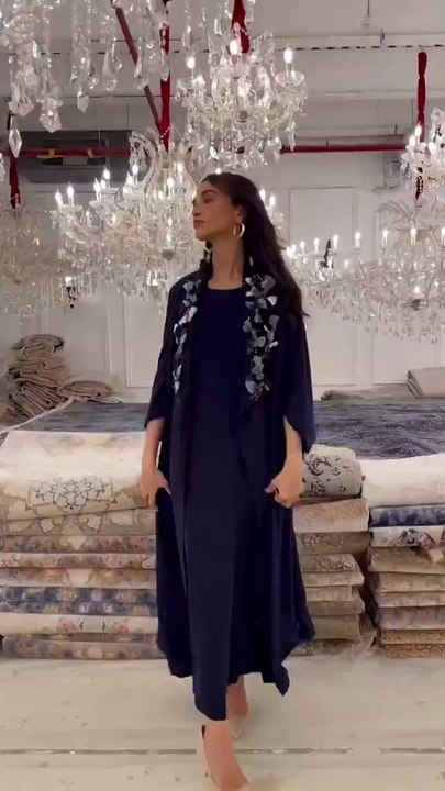 مقابلة مع السعودية داليا الكرنوس: أسلوبي جريء وتصاميمي عابرة للزمن