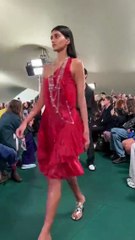 سجّلي حضورك القوي مع أحمر الشفاه على طريقة Burberry