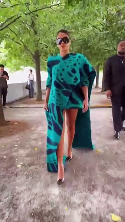 في نيويورك، Prabal Gurung يقدّم تصاميم مليئة بالحنين إلى الجذور وملامح التراث الهندي