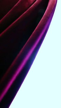 جورج شقراء يحتفي بإبهار الذهب في مجموعة من أجمل تصاميم الهوت كوتور