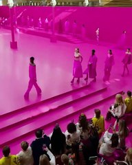 الألوان في صناعة الموضة: أكثر من مجرد طيف لوني أو صورة مرئية