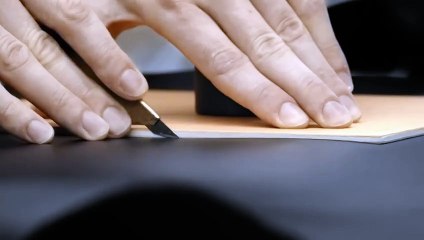 نظرة عن قرب على تصميم حقيبة Lady 95.22 من ديور