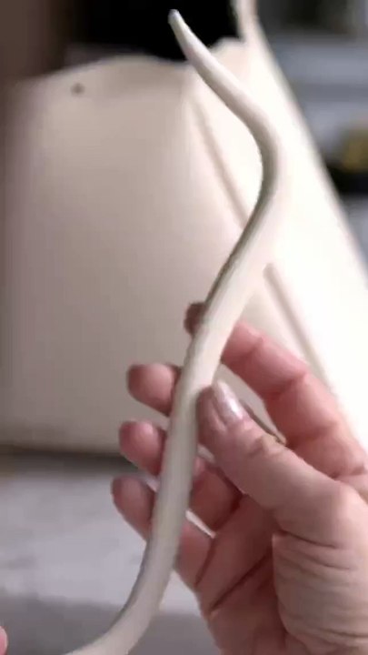 أضيفي لمسة "نيو-كلاسيكية" إلى إطلالاتك مع خمس من أجمل الحقائب