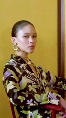 حافظي على شياكتك المنزلية مع أجمل تصاميم الحرير الملونة