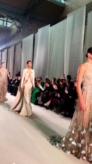 مجموعة إيلي صعب للهوت كوتور تستحضر شياكة أميرات تايلندا وقصورها العريقة