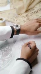 شياكتك في الأعياد تكتمل مع ساعة فاشرون الجديدة المزينة بنقش دانتيل البورانو الشهير