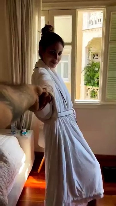 دليلك لأجمل الفساتين الاحتفالية لموسم حفلات الز...