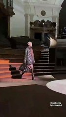 بيربيري تُعيد تصوّر تُراثها الغني ليُصبح أكثر حداثةً في الشتاء القادم