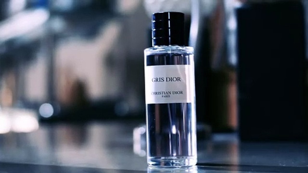 أسيل عمران نجمة عطر Gris Dior في فيديوشوت خاص بموقعنا