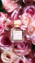 ثنائية عطرية بأرقى نفحات الأزهار والخشب للاحتفال بيوم الحب