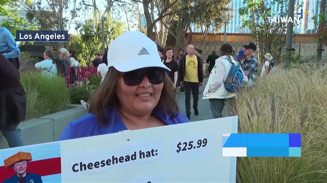 'Hands Off' Anti-Trump Demonstrations Held Across U.S.