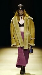 تصاميم Coach خريف 2022 تبعث روح الطاقة والتفاؤل في الجيل الجديد