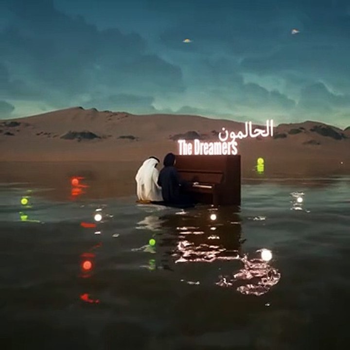 بوتيك بلومينغديلز يحتفل باليوبيل الذهبي للإمارات بعمل فني للفنانة إشراق بوزيدي