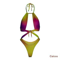 كايلي جينر تُطلق Kylie Swim لأزياء السباحة