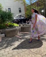 مجموعة Rodarte لربيع 2022 تروي رحلة حالمة فيها الكثير من الخيال والأزياء العمليّة