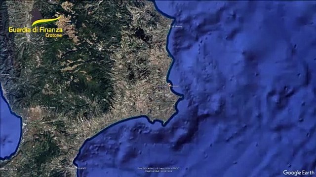 Scoperta una discarica abusiva con 6 tonnellate di amianto a Crotone: sequestrata un'area di 18mila mq