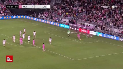 Lionel Messi bir gol daha atıp rekor kırdı