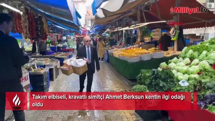 Takım elbiseli, kravatlı simitçi kentin ilgi odağı oldu!