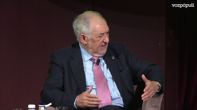 Conde-Pumpido dice que le preocupa muchísimo que se cuestione la legitimidad del TC