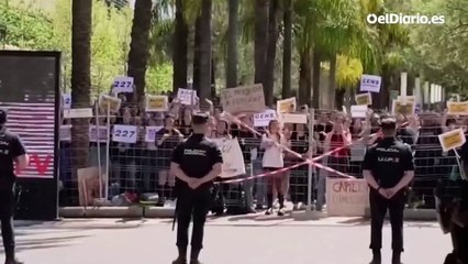 Blindaje policial inédito en la Politécnica de Valencia para alejar a Mazón de los gritos por la DANA: “¡Vergüenza! ¡Fuera!”