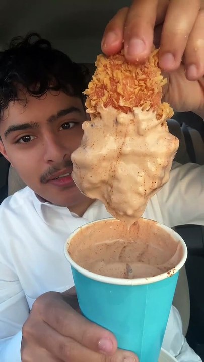 Follow for more ASMR videos🌮🍟 Credits: @k.malyeh #mukbang #asmr #fastfood #asmreating