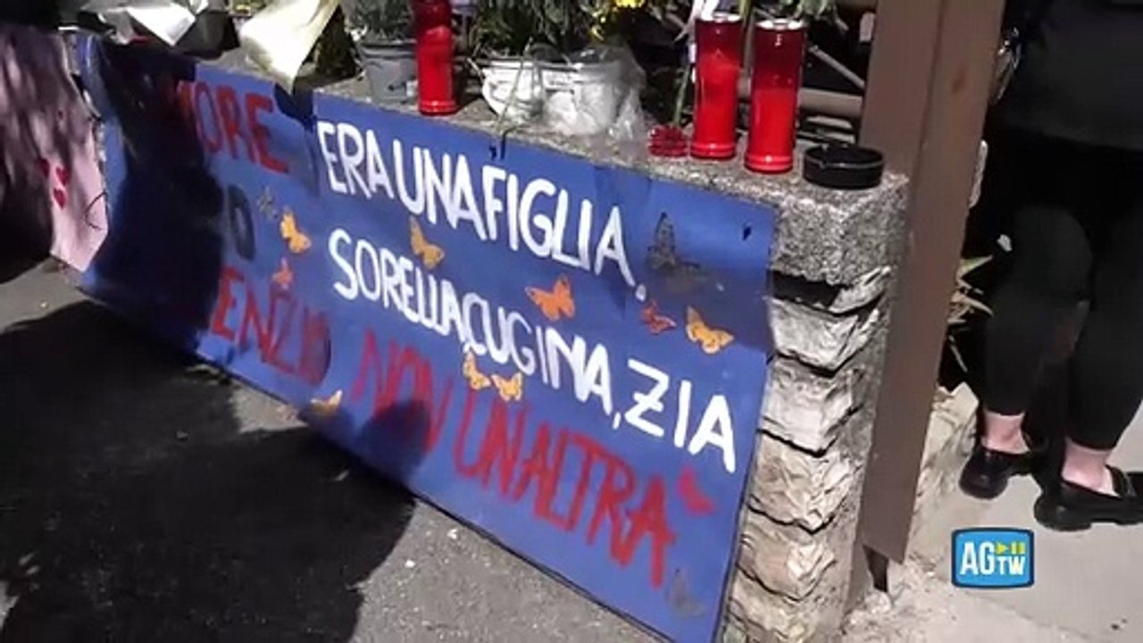 I funerali di Ilaria Sula: messaggi e fiori per la ragazza uccisa