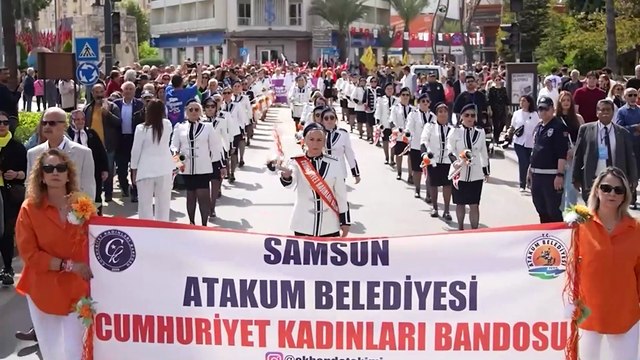 Atakum Belediyesi Cumhuriyet Kadınları Bandosu Uluslararası Portakal Çiçeği Karnavalı’nda