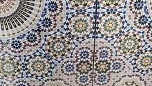 Fabulous ceramic tile decoration - an incredible sight!