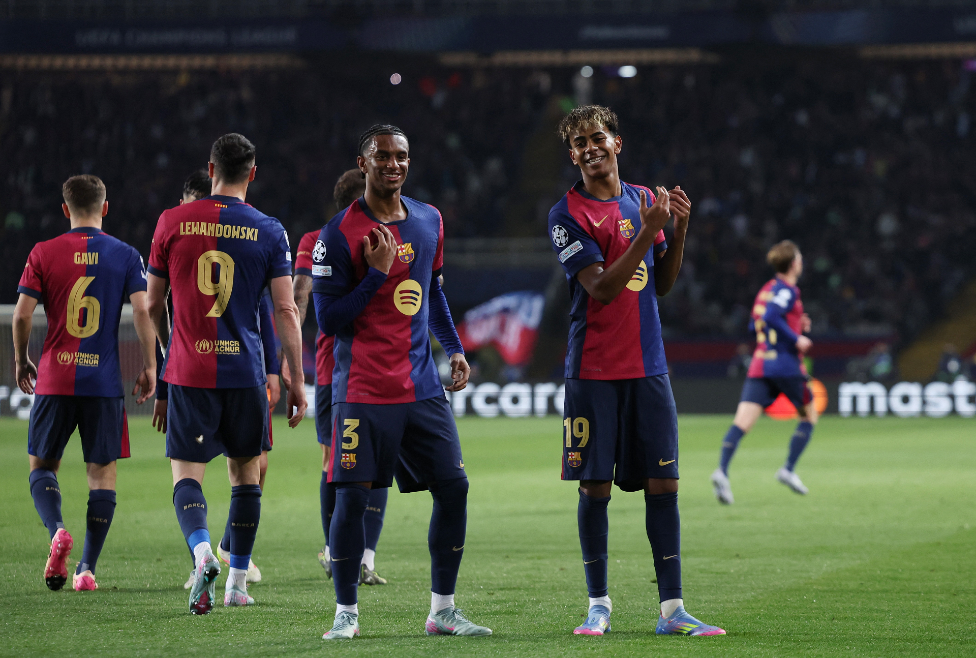 برشلونة يحقق فوزاً باهراً أمام بوروسيا دورتموند ويضع قدماً في نصف النهائي