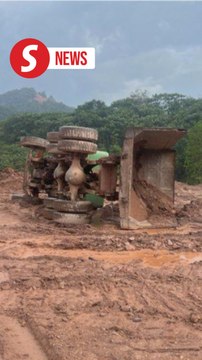 Lorry driver crushed by own vehicle at Hulu Selangor construction site