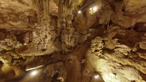 Con il drone acrobatico nella grotta dei record, Ispinigoli così non si era mai vista