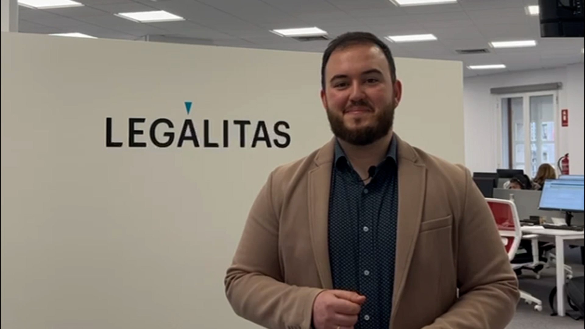 La fecha l�mite para presentar la declaraci�n es el 30 de junio, aunque, si decides domiciliar el pago, termina el 25 de junio.

Para aquellos que tuvisteis el a�o pasado dos pagadores o que recibisteis pensiones compensatorias el l�mite para declarar los rendimientos �ntegros del trabajo aumenta de 15.000 a 15.876 euros. Para el resto de los contribuyentes se mantiene en los 22.000 euros anuales.

Las personas que reciben el Ingreso M�nimo Vital tambi�n deben presentar la declaraci�n, pero los beneficiarios de la prestaci�n por desempleo no tendr�n que hacerla si no llegan al m�nimo.