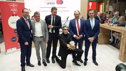 Mario Vaquerizo recibe el Premio a la Excelencia Picota del Jerte 2025