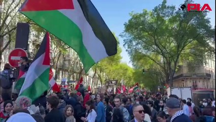 مظاهرات بالآلاف في العاصمة الفرنسية باريس دعما لغزة لوقف الحرب