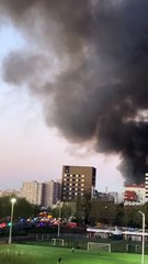 Incendie à Paris : un violent feu touche un centre de tri dans le XVIIe arrondissement