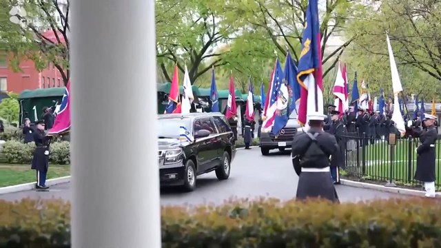 Trump’s Instant Viral Gesture to Netanyahu as He Tries to Sit Captures Attention